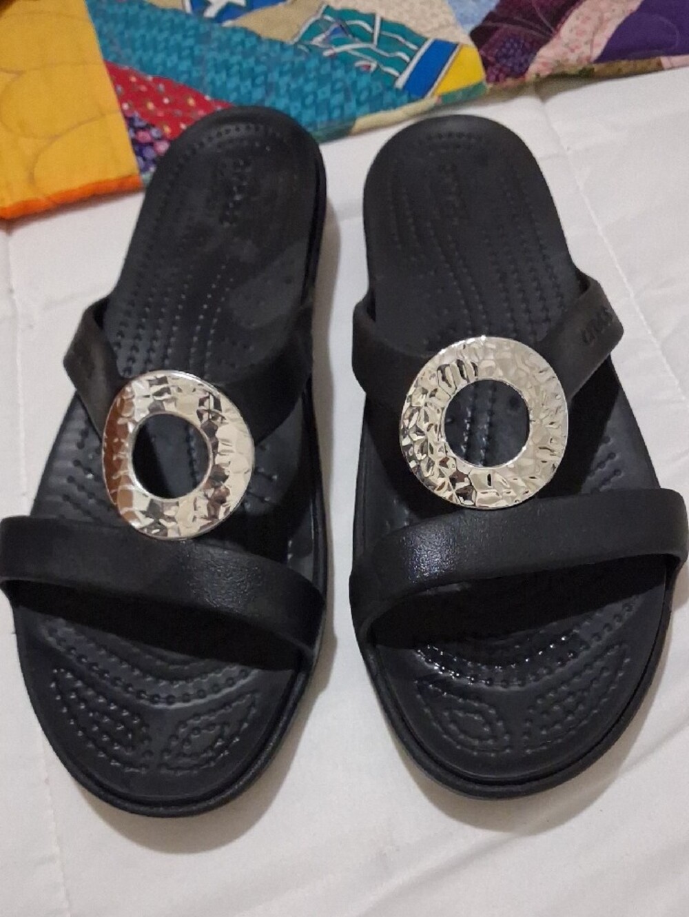 CROCS Women's Black Thong Sandals with Silver  Accent Sz 9
